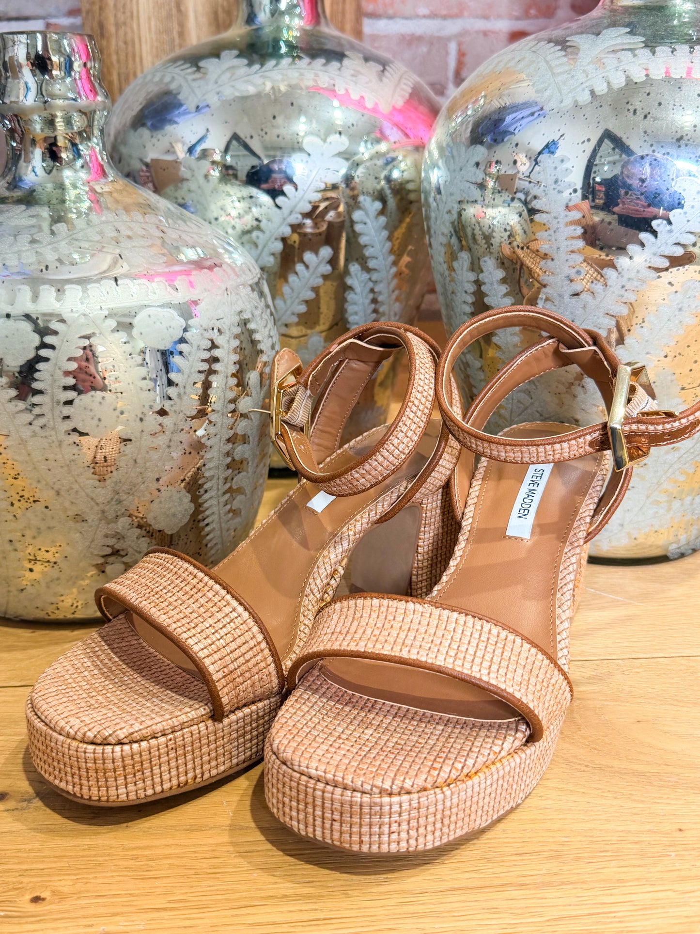 Elida Heel
