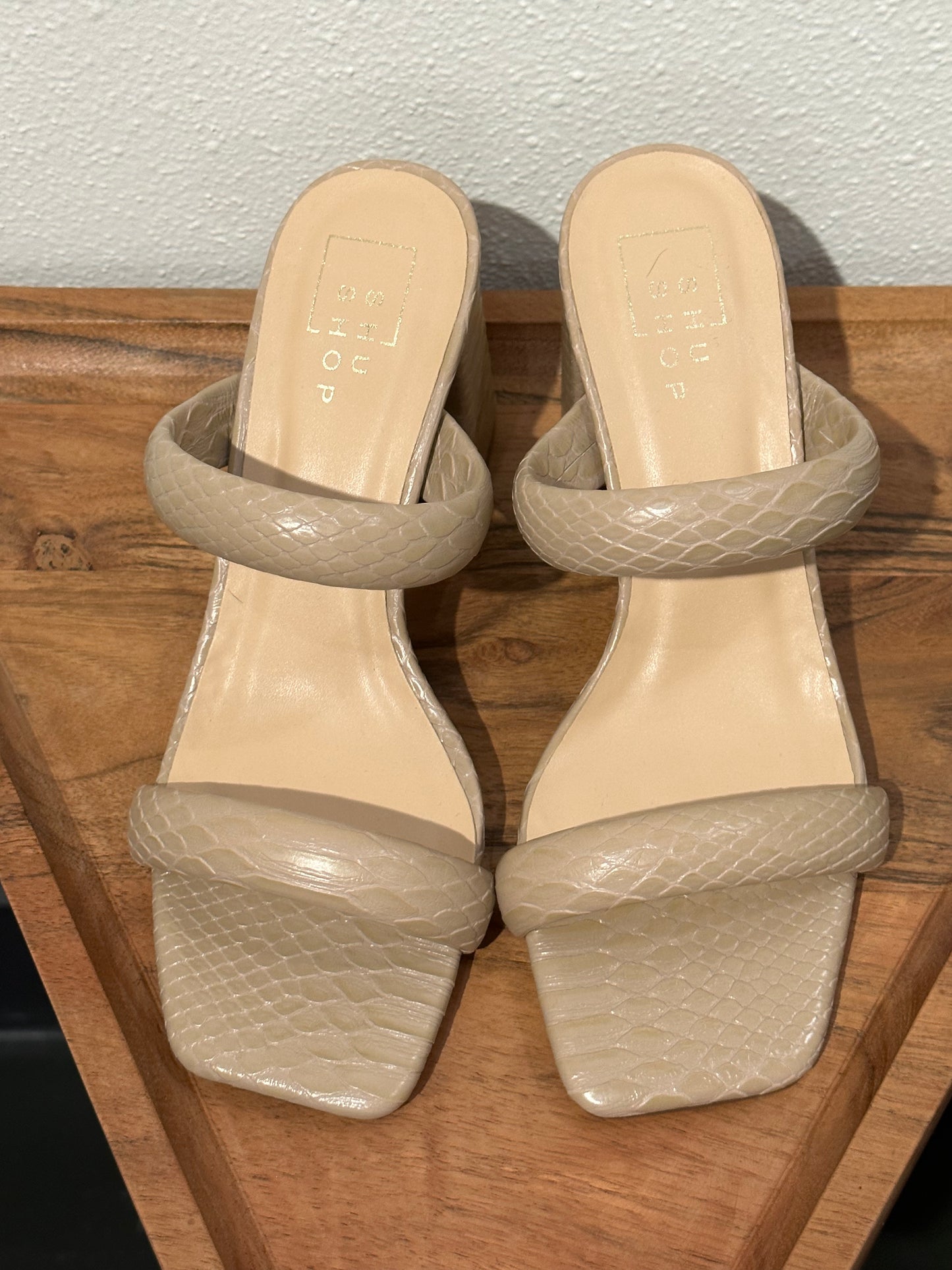 Farah Sandal