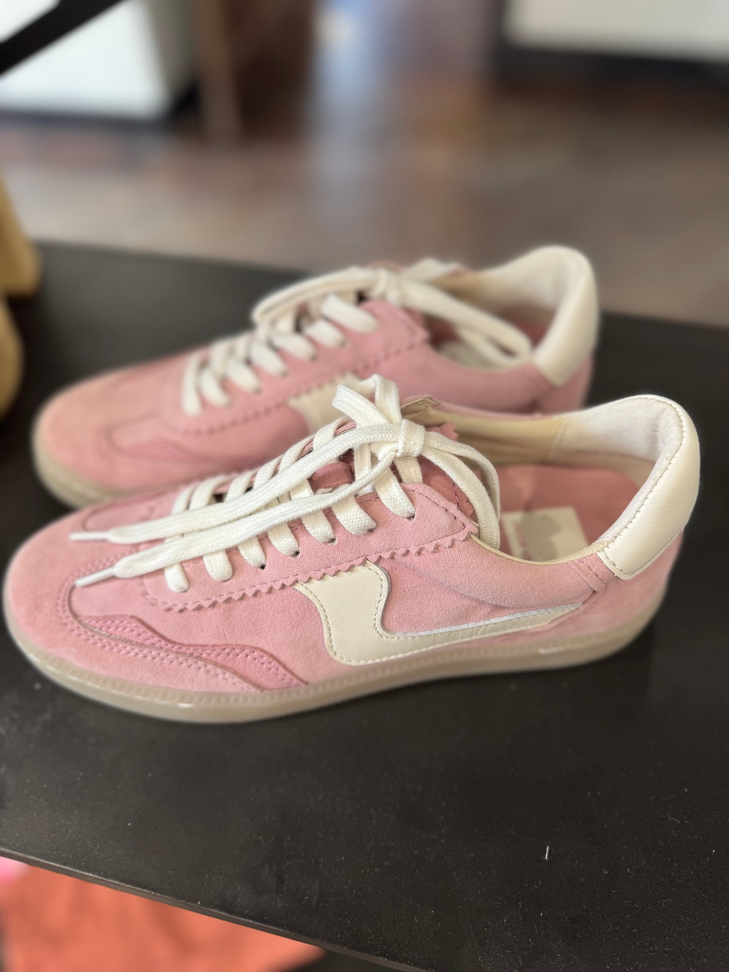 Notice Sneaker