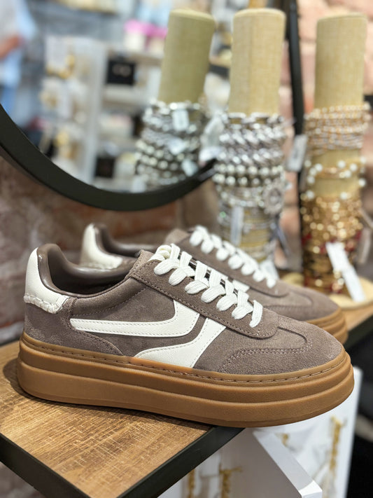 Dodge Sneaker