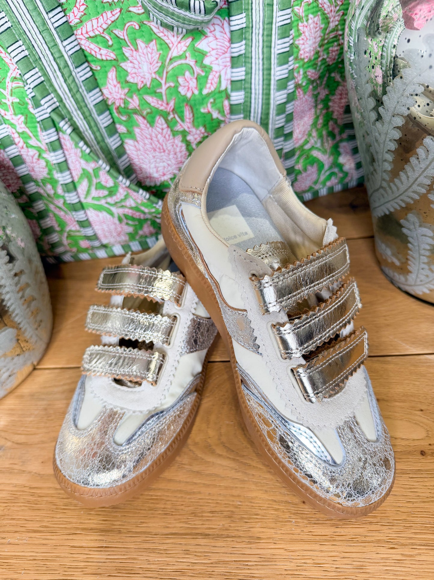 Notice Velcro Sneaker