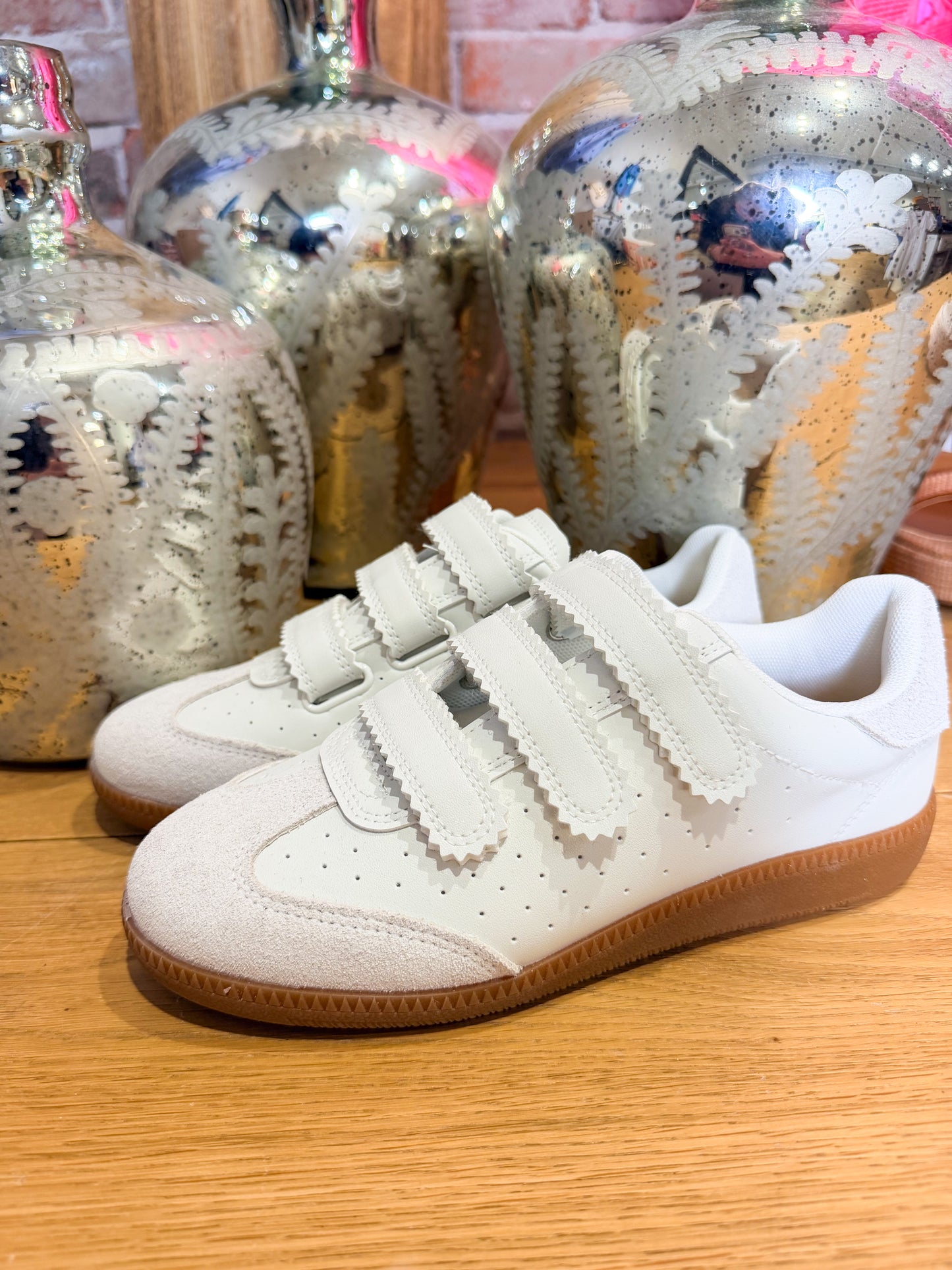 Momentum Sneaker