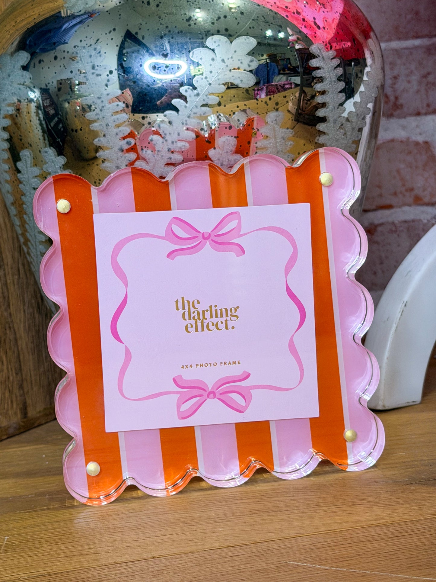 Square Scalloped Acrylic Frame